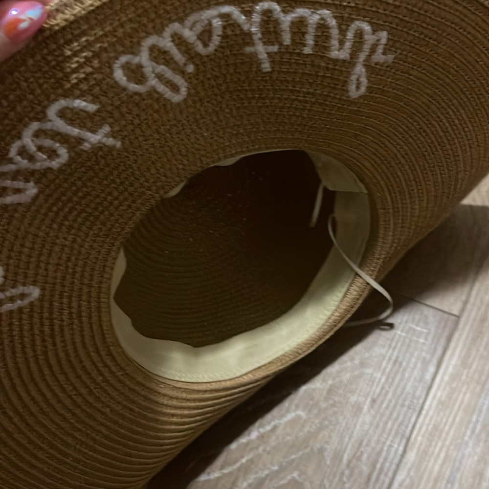 Beach hat - Picture 2 of 2